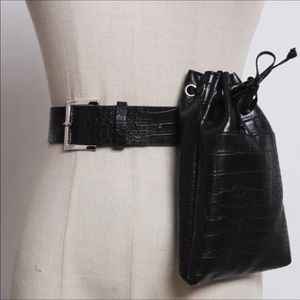 Black texture leather Fanny bag🖤🖤🖤